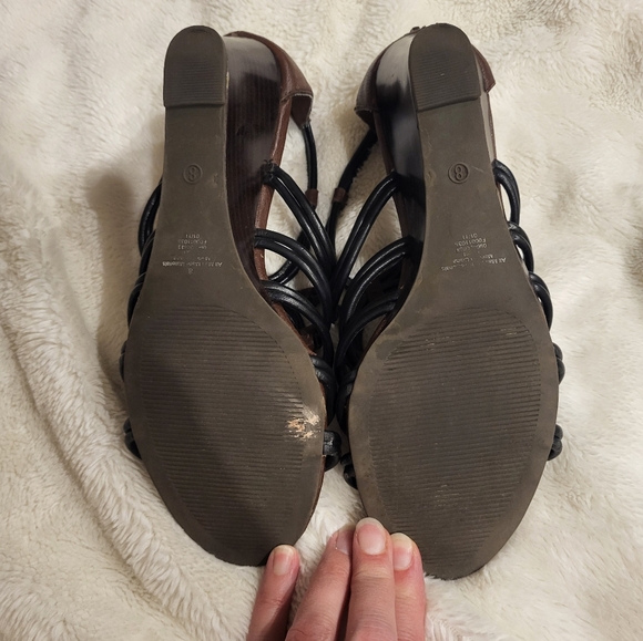 Sandals - Picture 4 of 4